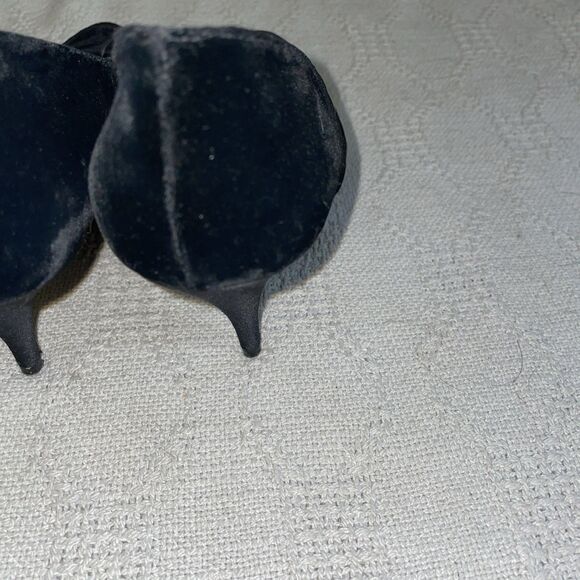 Stuart Weitzman Women’s Dress Pumps Size 7.5 B Black Velvet Going Out Party - Picture 12 of 12